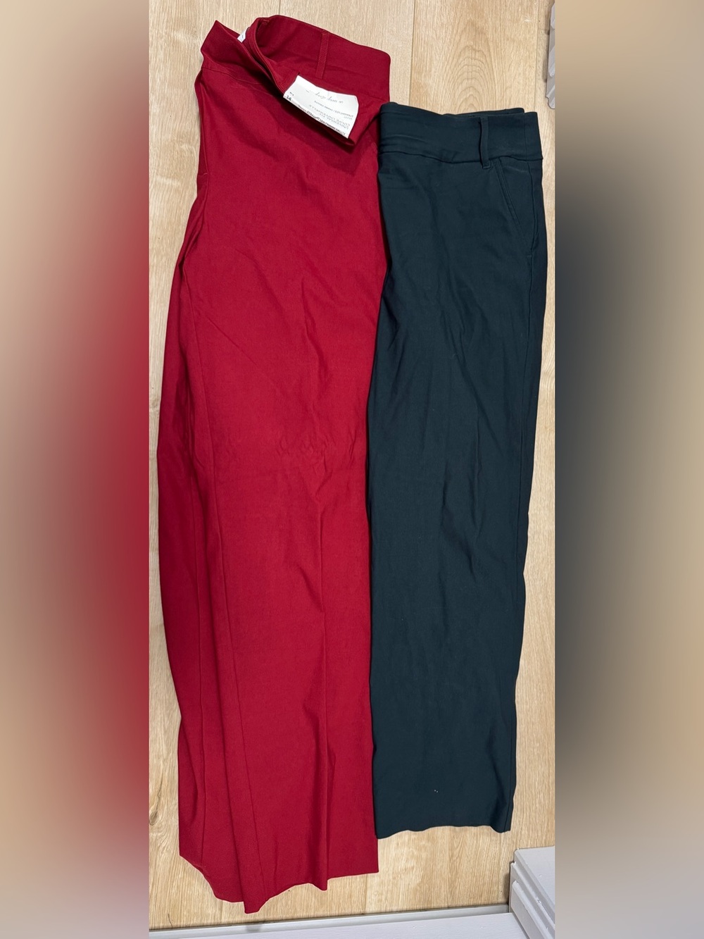 Savvy Women Casual Bottoms - Red and Dark Green - Size 14